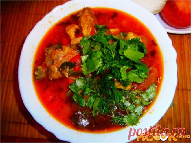 Хашлама по-армянски из свинины и курицы 



Хашлама по-армянски – густой наваристый суп из баранины , говядины или, реже, свинины с большим количеством овощей . Подается он как в горячем, так и в охлажденном виде и в последнем случае напоми…