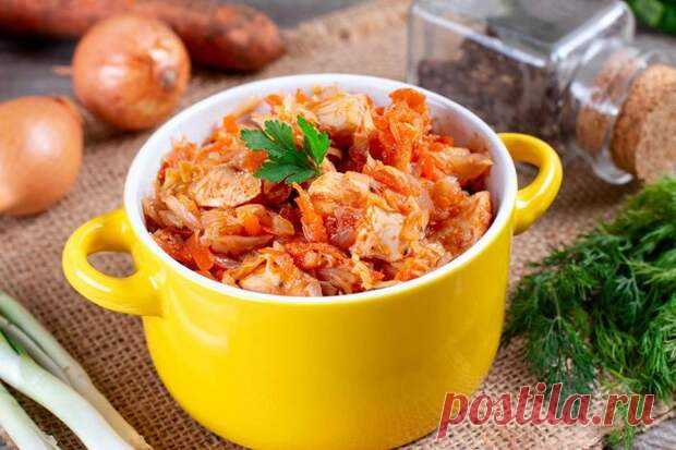 Как приготовить сочную тушёную капусту с мясом: 5 аппетитных рецептов - Будет вкусно - 3 августа - 43130735373 - Медиаплатформа МирТесен Осталась капуста, а в голове ноль идей, что с ней делать? В таком случае, пришло время потушить её, тем самым убив сразу двух зайцев, отметая все вопросы, что приготовить на первое, второе, третье и обязательно на закуску. Тем более, когда перед вами такое разнообразие рецептов. 1. С грибочками и - 3 августа - 43130735373 - Медиаплатформа МирТесен