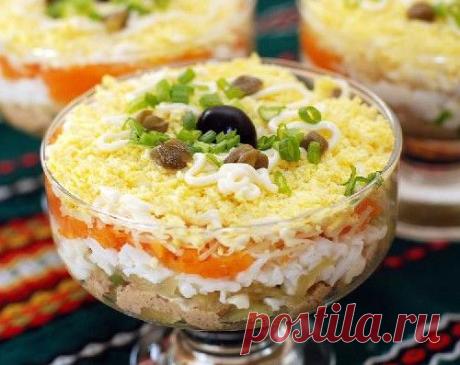 Слоеный салат из печени трески