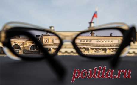 Объем реструктуризаций кредитов бизнесу удвоился на фоне роста ставки ЦБ. В августе банки пересмотрели условия по корпоративным кредитам на 0,8 трлн, сообщил ЦБ. Тогда же регулятор внепланово поднял ключевую ставку сразу на 3,5 п.п., сделав ее двузначной