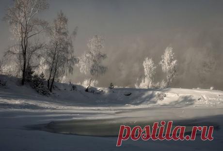 Морозное утро на берегу Енисея. Автор фото – Марина Фомина: nat-geo.ru/photo/user/117032/