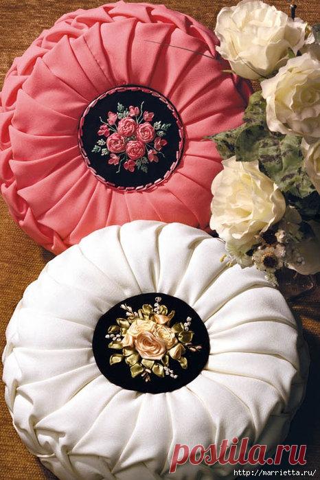 ВЫШИВКА ЛЕНТАМИ. ПОДУШКИ