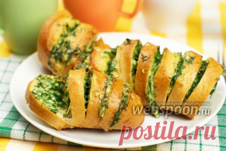 Запечённый батон с сыром и чесноком