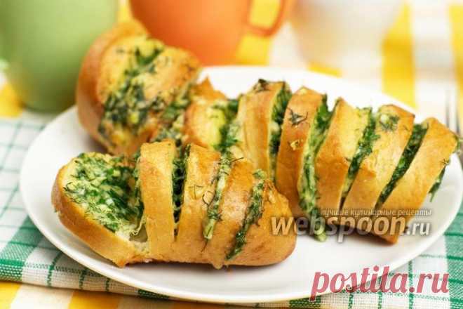 Запечённый батон с сыром и чесноком