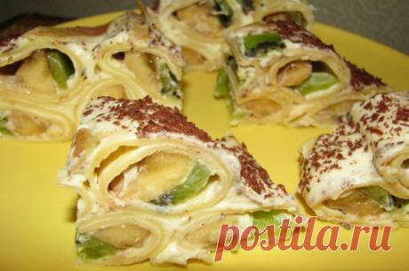 *Блинное чудо* с фруктами
Вкусный нежный тортик из блинчиков. Начинка может быть любой - в зависимости от сезонного наличия продуктов. Я купила бананы и киви. Не менее вкусно также с вишнями в собственном соку и клубникой.