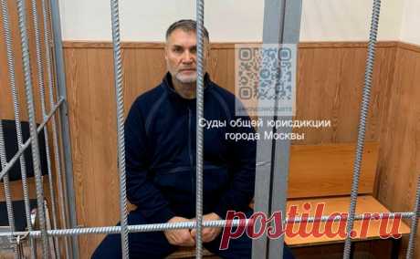 ТАСС узнал об отлете в Монако фигуранта дела о стрельбе у Wildberries. Одного из арестованных в рамках дела о стрельбе у Wildberries — совладельца сети кофеен Коноплева — на следующий день после ареста в суде следователь отпустил на свободу. По данным ТАСС, он уехал в Монако
