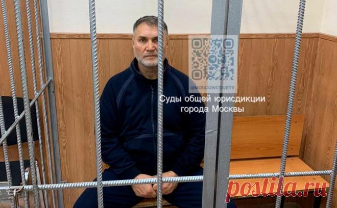 ТАСС узнал об отлете в Монако фигуранта дела о стрельбе у Wildberries. Одного из арестованных в рамках дела о стрельбе у Wildberries — совладельца сети кофеен Коноплева — на следующий день после ареста в суде следователь отпустил на свободу. По данным ТАСС, он уехал в Монако