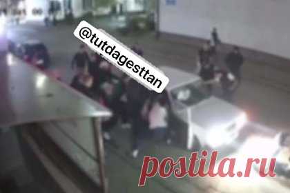 Жители российского города напали на автомобиль с кавказцами и попали на видео