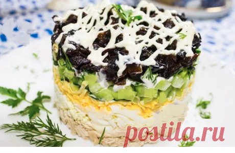 Вкуснейший салат с курицей, черносливом и шампиньонами - Бабушкины рецепты