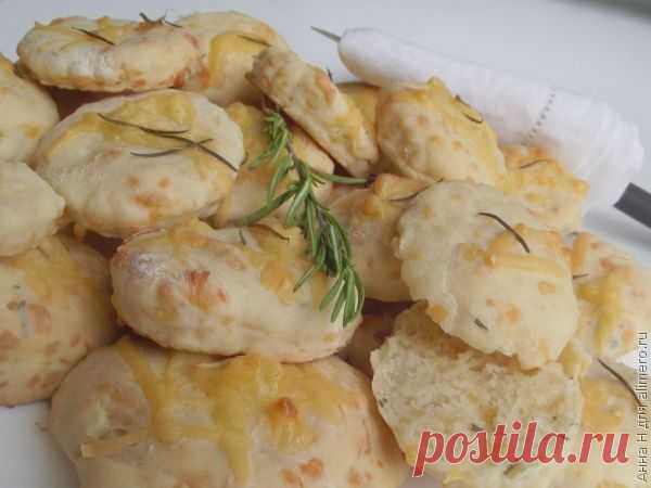 👌 Сконы с сыром. Английские хлебные лепешки, рецепты с фото Люблю Англию, ее традиции, выпечку, а особенно- английский язык. Когда попался на глаза рецепт приготовления сконов, то уж пропустить его я никак не могла. Такие булочки традиционн...