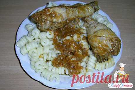 ТУШЕНЫЕ КУРИНЫЕ ГОЛЕНИ
Время приготовления: 50 минут.
Тушеные куриные голени
Ингредиенты:Ингредиенты:
куриные голени 8 шт.
лук 1 шт.
морковь 1 шт.
соль по вкусу
черный молотый перец по вкусу
томатная паста 1ст.л.
подсолнечное масло для жарки