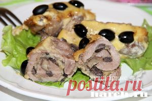Свиные рулетики с грушей и грибами