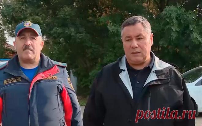 Губернатор поручил проследить за порядком в эвакуированном Торопце. Губернатор Тверской области Игорь Руденя провел заседание оперативного штаба по ликвидации последствий обломков беспилотника в городе Торопец, жителей которого эвакуировали после атаки дронов, сообщил телеграм-канал «Пул 69», транслирующий решения главы региона.