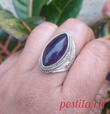 Серебряное кольцо перстень маркиз с натуральным аметистом купить в интернет-магазине Ярмарка Мастеров по цене 8540 ₽ – WUVRCRU, Перстень, Стамбул - доставка по России Серебряное кольцо перстень маркиз с натуральным аметистом в наличии в интернет-магазине на Ярмарке Мастеров - 55188552. Перстень от Jewelry chic. Размер: 15 - 23. Материал: серебро 925 пробы, стерлинговое серебро, аметист натуральный. Гарантированная доставка по всей России. Отзывы реальных покупателей и фото