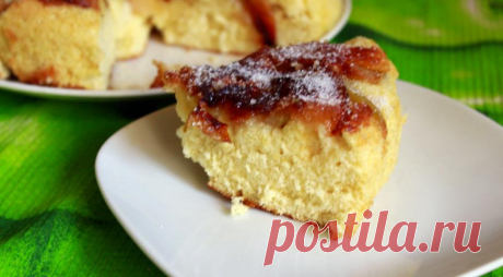 Яблочный пирог-перевёртыш в мультиварке.