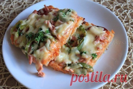 Готовим к приходу гостей ленивую пиццу с колбасой. Быстро и вкусно! Мои дети делают эту вкуснятину сами!