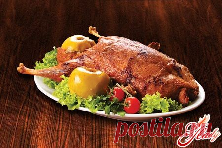 Фаршированная утка: яблоками, виноградом, рисом