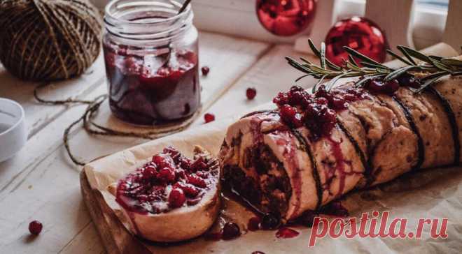 Куриный рулет под брусничным соусом, пошаговый рецепт с фото