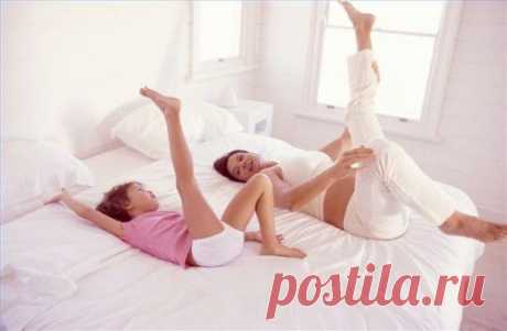 Растяжка в кровати: 6 полезных упражнений.