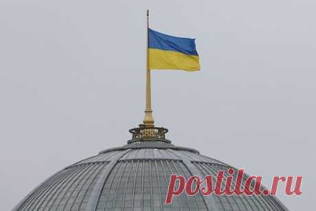 На Украине заявили о давлении офиса Зеленского на Раду. Председатель Верховной Рады Украины Руслан Стефанчук получил команду из офиса президента (ОП) Украины Владимира Зеленского не рассматривать снятие депутата Марьяны Безуглой с поста заместителя главы комитета по безопасности, заявил бывший спикер парламента Дмитрий Разумков.
