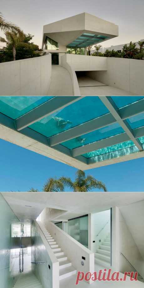 Archi-Work — The Luxurious Jellyfish House With Spectacular Views of the Mediterranean Sea