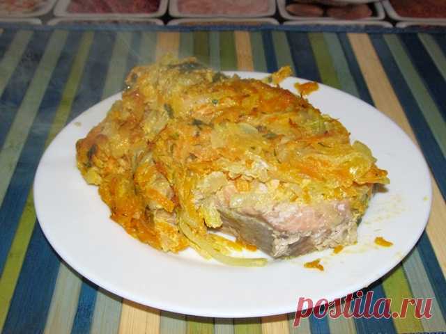 Кета запечённая под овощами