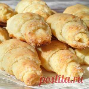 Вкусные твороженные рогалики