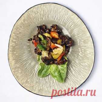 Customized dinnerware by #SariKeramindo
-
Customize your hotel, restaurant or cafe tableware needs with us! For more information go to www.sarikeramindo.com (click link in profile) or email us to marketing@skijkt.com
-
Repost from @khung_allin
-
Whip up your dinner in a flash with this classic beef in black pepper sauce. Makes for great leftovers too!
————————
#Khung #khungmenu #khungbar #khungresto #khungbarandrestaurant
#Allin_lifestyle #restaurant #bar #plaza_indonesia ...