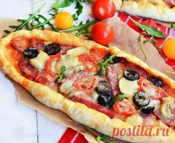 Домашняя пицца всегда вкуснее: Пицца с салями и грибами «Ужин на даче» 


Готовлю часто, ведь дети ее так сильно любят!










Ингредиенты:
Для теста:
Мука — 500 гВода (теплая) — 250 млДрожжи (сухие) — 7 гРастительное масло — 3 ст. л.Сахар — 1 ч. л.Соль — 1 ч. л.
 
Дл…