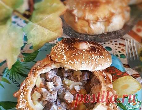 Мясное ассорти в горшочке из теста – кулинарный рецепт