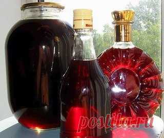 ГОТОВИМ НАЛИВКУ «ЧЕТЫРЕ НА ЧЕТЫРЕ»

4 стакана сахара
4 стакана воды
4 стакана ягод
Показать полностью…