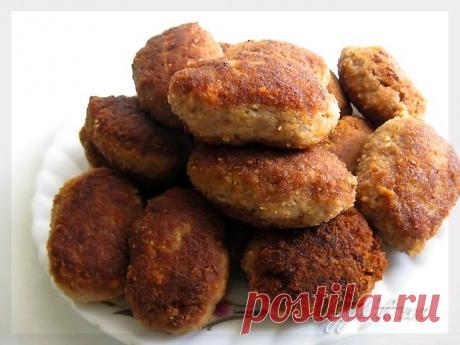 Котлеты детсадовские 


Котлеты детсадовские, ммммммм.... как я люблю все столовское (сказывается школьно-лагерное детство).
 
Рецептик мне достался в таком виде:
500 г фарш мясного (у меня говяжий) 60% от объёма фарша мя…