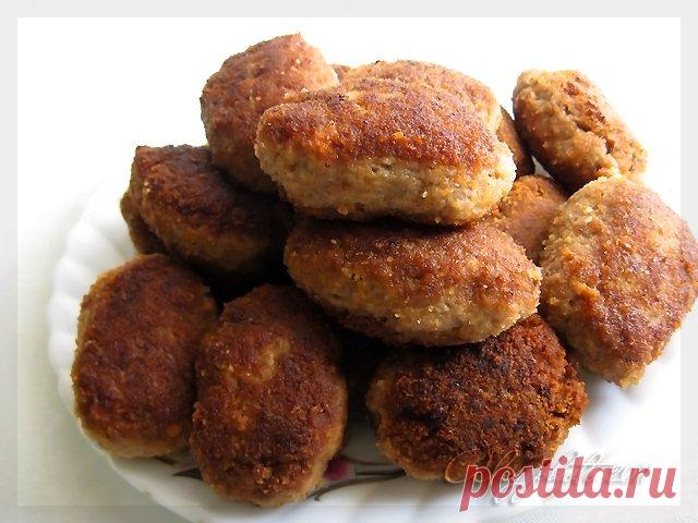 Котлеты детсадовские 


Котлеты детсадовские, ммммммм.... как я люблю все столовское (сказывается школьно-лагерное детство).
 
Рецептик мне достался в таком виде:
500 г фарш мясного (у меня говяжий) 60% от объёма фарша мя…