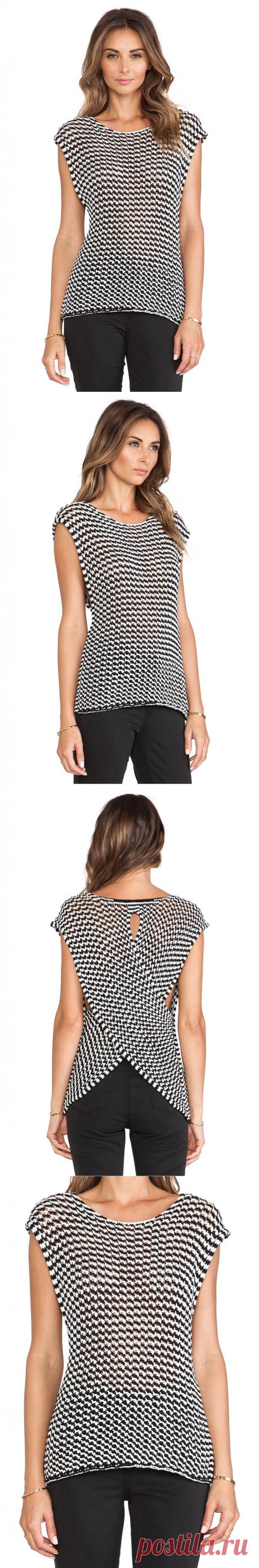 Trina Turk ТОП AVENA в цвете Черный | REVOLVE