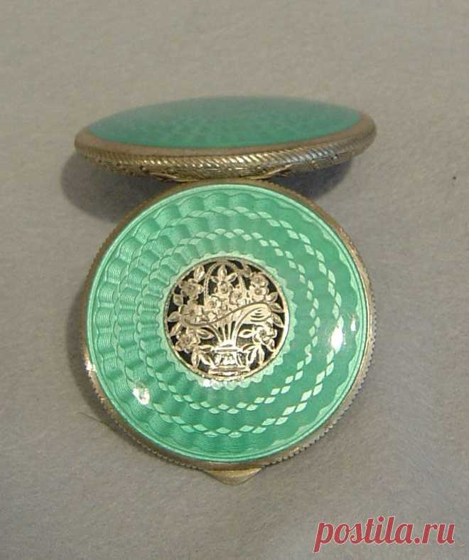 Пудра и старинные пудреницы