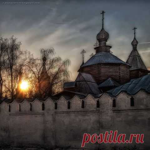 СТЕНЫ МОНАСТЫРСКИЕ...
Город Муром. Троицкий, женский монастырь Автор Sergey Komarov
