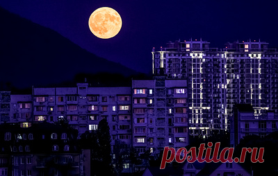 Жители Земли смогут наблюдать в ноябре второе суперлуние. Луна будет находиться менее чем в 360 тыс. км от нашей планеты