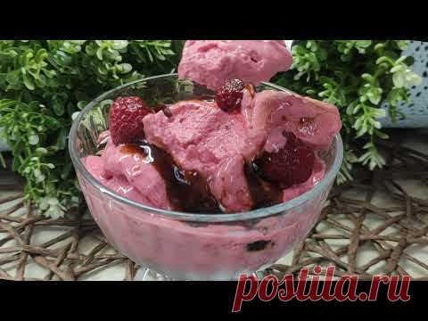 Спасение от жары - домашнее ягодное мороженое.