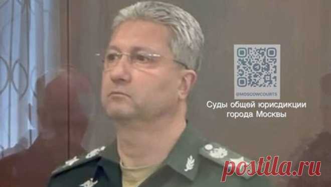 Принадлежавший замминистра обороны РФ Иванову автомобиль выставили на продажу. Внедорожник Chevrolet Suburban, принадлежащий бывшей супруге задержанного заместителя министра обороны РФ Тимура Иванова, выставлен на продажу за 2,5 млн рублей. Об этом пишет РИА Новости. Журналисты выяснили, что этот автомобиль ...