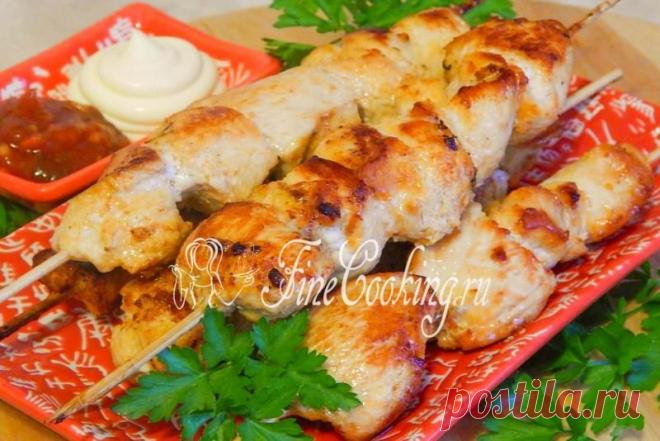 Куриные шашлычки на шпажках - FineCooking.ru