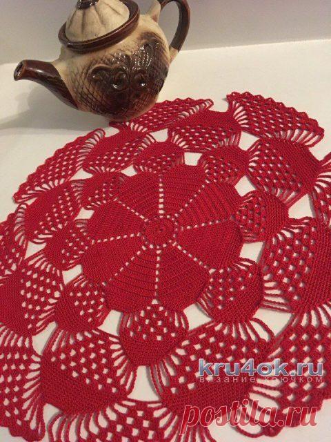 Вязаная крючком салфетка. Работа Татианы