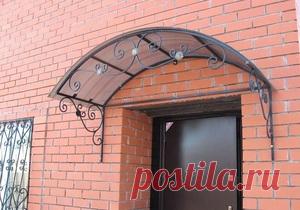 Как сделать козырёк над крыльцом своими руками: какой материал использовать, способы и нюансы изготовления