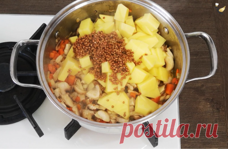 Приготовил с душою вкусный суп с гречкой. Делали два раза за неделю и хочется еще, очень вкусно. Делюсь рецептом | MEREL | KITCHEN | Яндекс Дзен