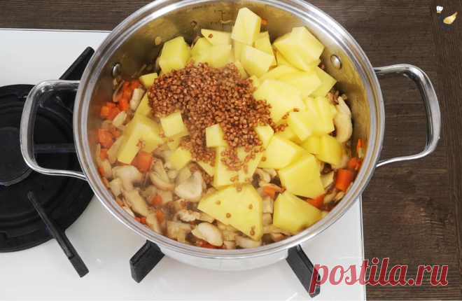 Приготовил с душою вкусный суп с гречкой. Делали два раза за неделю и хочется еще, очень вкусно. Делюсь рецептом | MEREL | KITCHEN | Яндекс Дзен