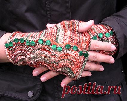 Митенки спицами..
