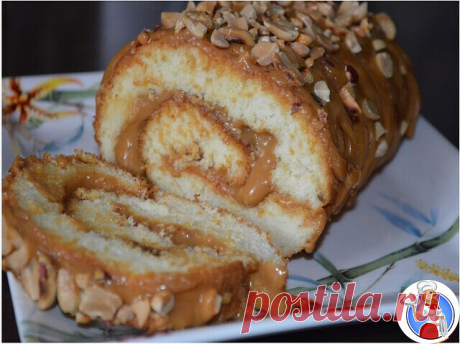 Вкусный рулет на сгущенке 

Ингредиенты: 
1 банка сгущенного молока,
2 куриных яйца,
250 г  муки,
половина чайной ложки соды гашеной лимонном соком,
щепотка соли.
Для начинки вареная сгущенка или творог с изюмом или курагой.

Приготовление: 
1. Взбить яйца со сгущенкой. Постепенно всыпать муку, соль и добавить соду гашеную соком лимона. 
2. Противень выстелить пергаментом или силиконовым ковриком. Если вы используете пергамент, то его необходимо смазать подсолнечным маслом...