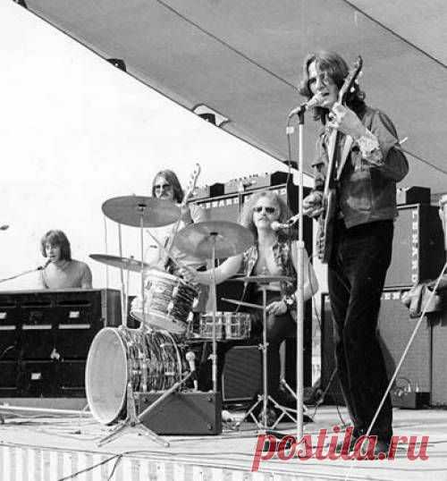 Обложки к альбому Best Rock Collection. Музыкант Manfred Mann's Earth Band