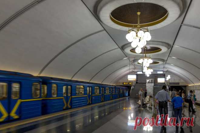 Депутат Витренко: власти Киева скрывали аварийность метро. Ранее киевские власти закрыли шесть станций на синей линии метро из-за угрозы затопления.