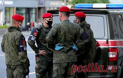 На Балтийском флоте проводят проверку после нападения военного на отдыхающих у моря. По данным СМИ, военный напал на мужчину, который отдыхал с супругой в палатке на пляже в районе Гвардейского бульвара