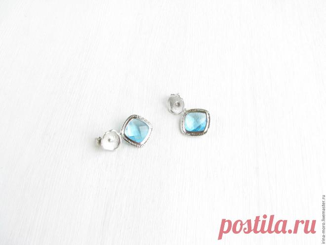 Красивые, оригинальные серьги "Капли" с цирконами и ювелирным стеклом с огранкой. Серьги выполнены в модном цвете сезона осень-зима 2017-2018 marina морской. Серьги идеально подойдут для завершения вашего образа.
Серьги в интернет магазине на Ярмарке Мастеров.